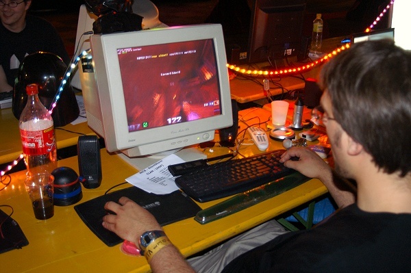 http://tweakers.net/ext/f/PUXaTItifrsD5HE99zv4ldti/full.jpg