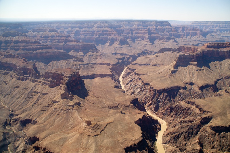Daar komt Colorado River vandaan, of gaat hij daarnaar toe? Ik weet het niet