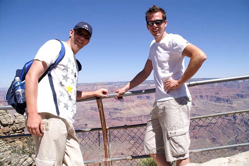 Aan de rand van een canyon