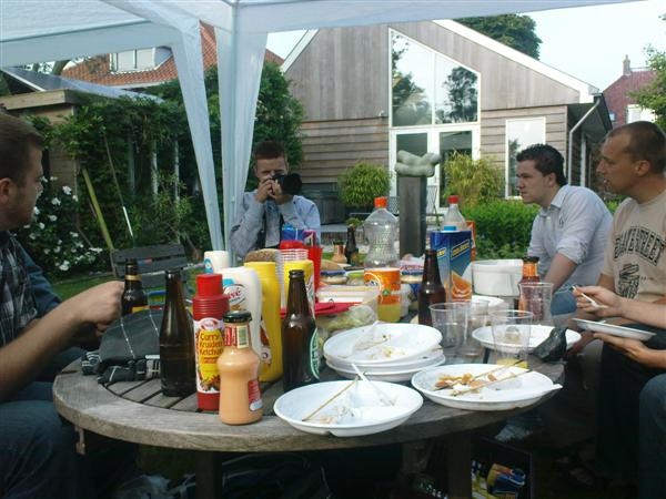 http://tweakers.net/ext/f/sfZDQNYvbe8KfONn1C8x23M4/full.jpg http://tweakers.net/ext/f/sfZDQNYvbe8KfONn1C8x23M4/full.jpg