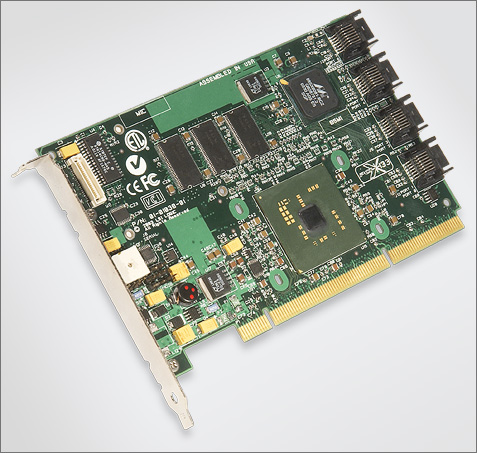 LSI Logic MegaRAID SATA 300-8X (perspic groot, 475px)