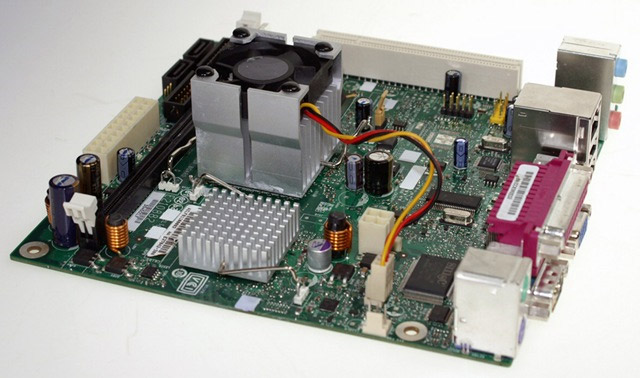 Intel Little Falls Atom-moederbord D945GCLF