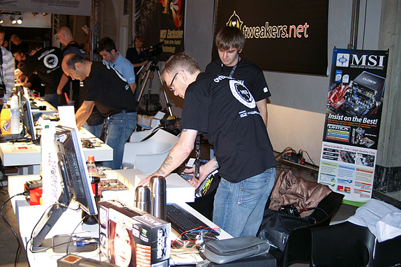 MSI Overklok Challenge 2008 - Uitpakken van de hardware