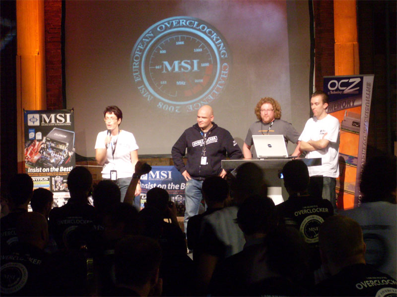 MSI Overklok Challenge 2008 - De jury bereidt de uitslag voor