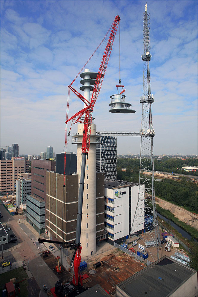 Grote kraan bij KPN-zendtoren