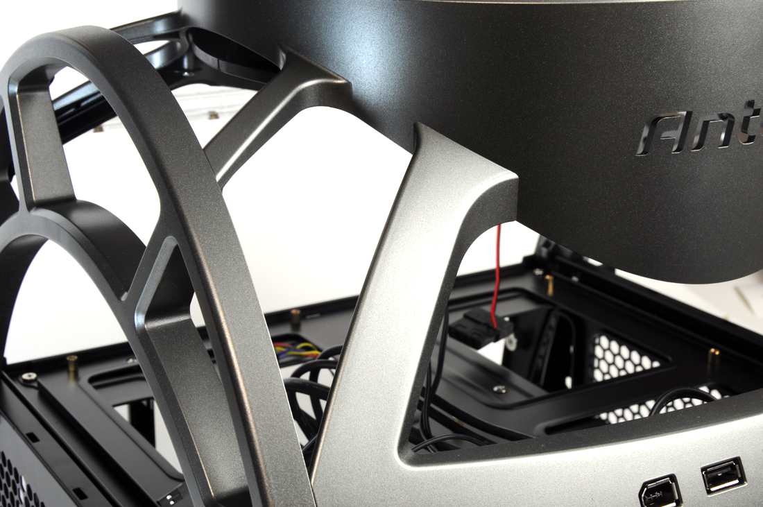 antec skeleton groot 7