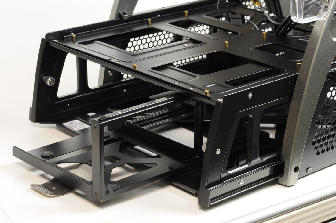 antec skeleton groot 11