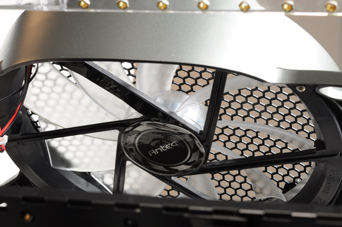 antec skeleton groot 12