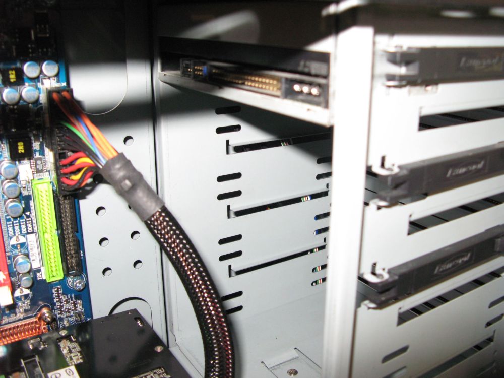 LanCool DragonLord 004