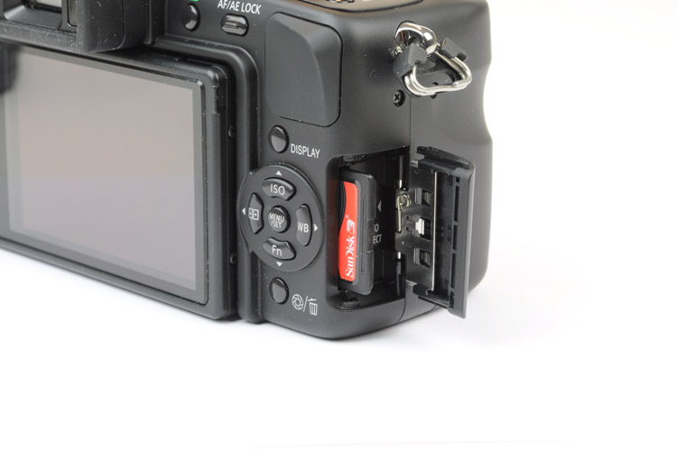 Panasonic Lumix G1 behuizing geheugencompartiment