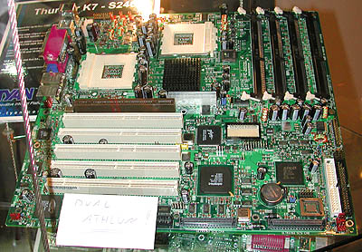 CeBIT 2001: Tyan Thunder K7 / AMD 760MP layout