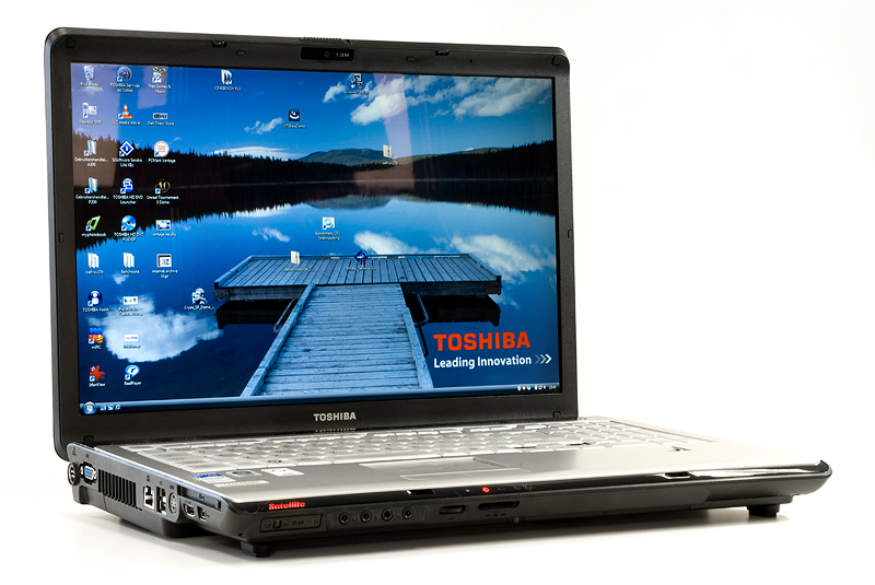 Toshiba Satellite X200-21R - 3/4