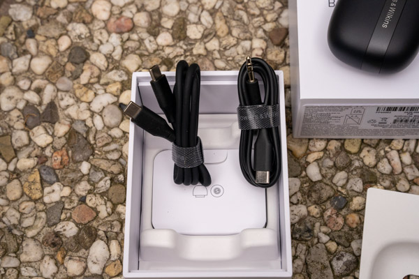 Afbeeldingslocatie: https://www.dutchiee.tv/reviews/bowers-wilkins-pi8/600/1-11.jpg