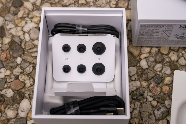 Afbeeldingslocatie: https://www.dutchiee.tv/reviews/bowers-wilkins-pi8/600/1-12.jpg