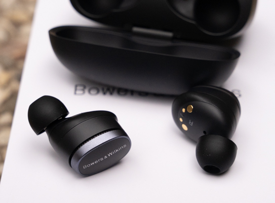 Afbeeldingslocatie: https://www.dutchiee.tv/reviews/bowers-wilkins-pi8/600/1-26.jpg