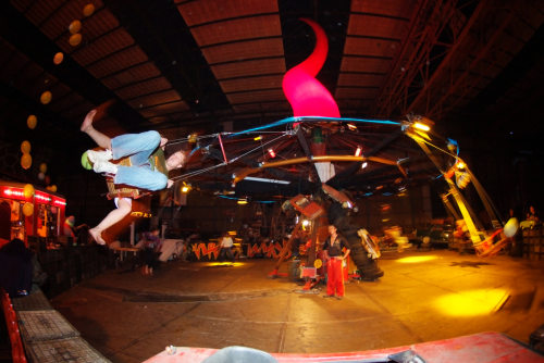 Afbeeldingslocatie: http://thehospages.com/pictures/2008-parties/2008-08-30-adm_de_lucht_in/thumb2/image56.jpg