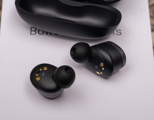 Afbeeldingslocatie: https://www.dutchiee.tv/reviews/bowers-wilkins-pi8/600/1-28.jpg