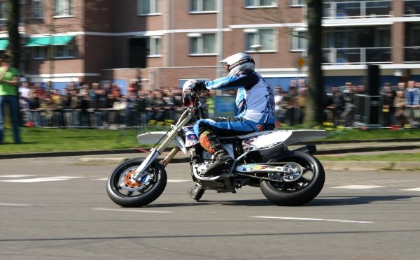 Afbeeldingslocatie: http://tweakers.net/ext/f/163d69b0469cfa4f4babc612a07913e7/full.jpg