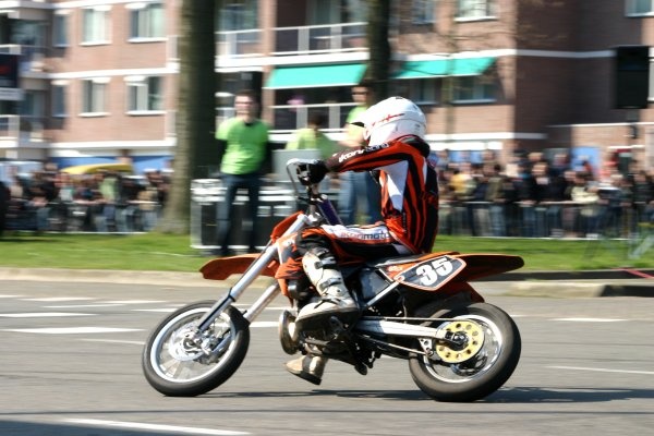 Afbeeldingslocatie: http://tweakers.net/ext/f/28ab5719070a09f679f6a9b89bc93f73/full.jpg