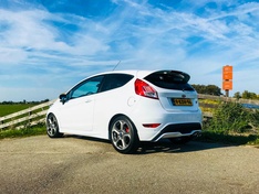 Afbeeldingslocatie: https://tweakers.net/ext/f/2l9v1N071dqRKlDOen380qvw/medium.jpg