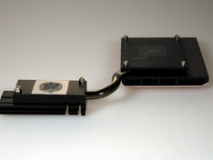 PCH en PCIe duplexer koelblok losgenomen PCH en PCIe duplexer koelblok losgenomen