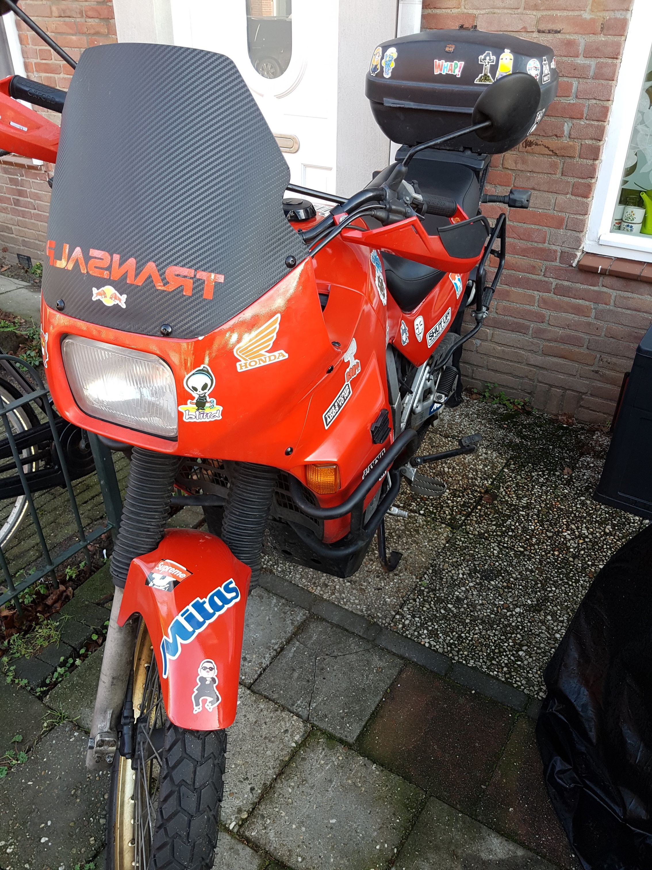 Afbeeldingslocatie: https://tweakers.net/ext/f/4DZFxkldiA44mBmEegPw7H95/full.jpg