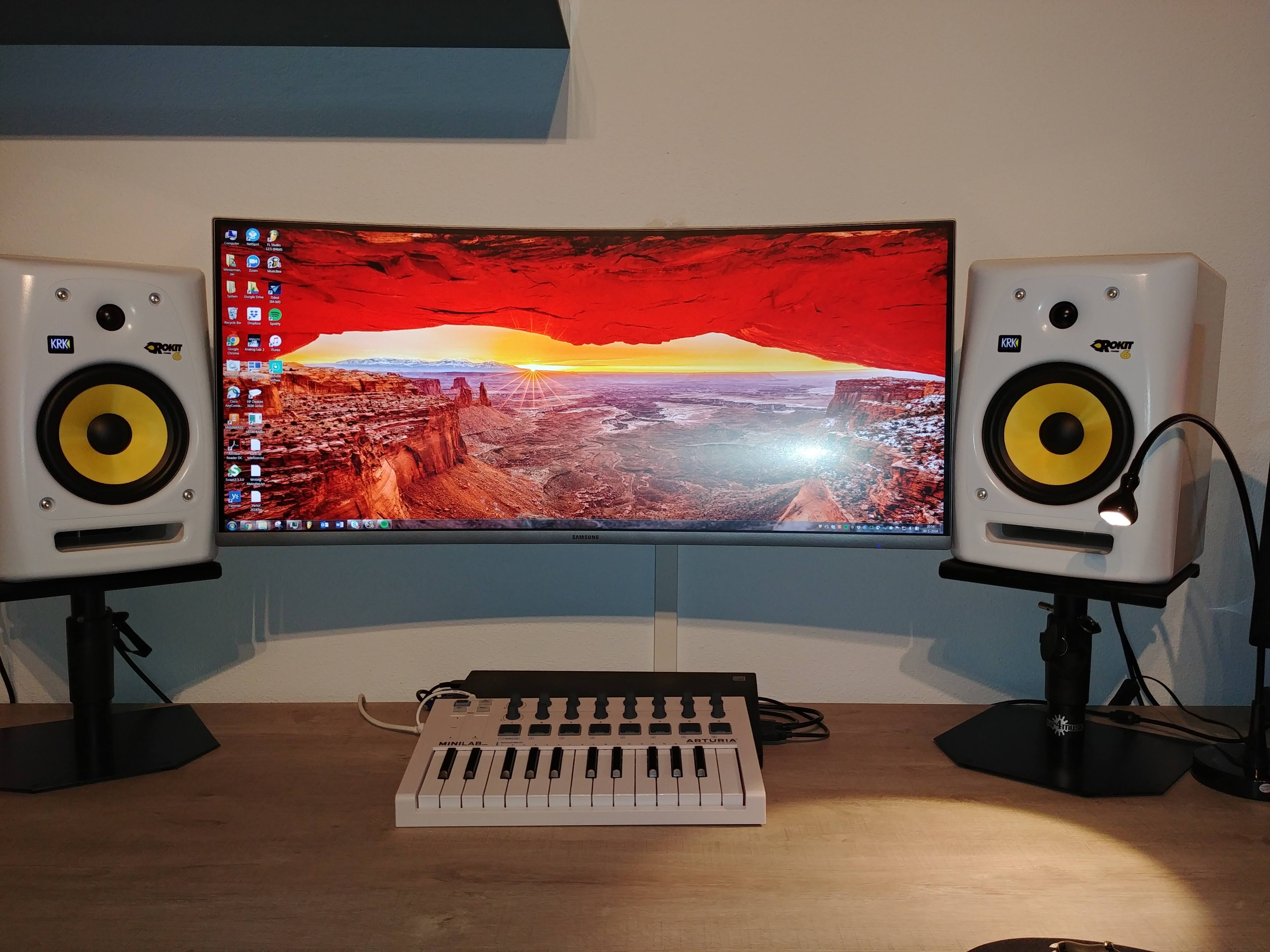 Afbeeldingslocatie: https://tweakers.net/ext/f/4Fkh7GHaFRAr21PXmHJWYoWa/full.jpg