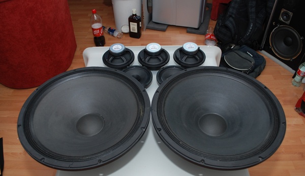 twee 18" woofers + de acht visatons
