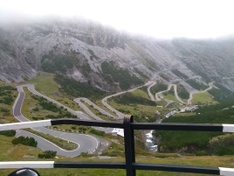 stelvio onder de wolken stelvio onder de wolken