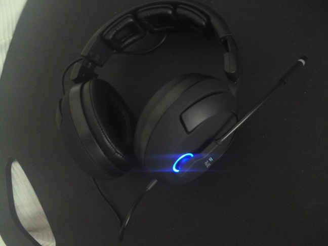 Roccat Kave - 7 - Headset aan