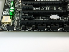 Moederbord onder-achteraanzicht USB2 connectors