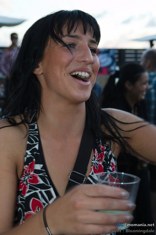 Afbeeldingslocatie: http://tweakers.net/ext/f/6e469afafd7e9a4799892cea3d8ce51e/full.jpg