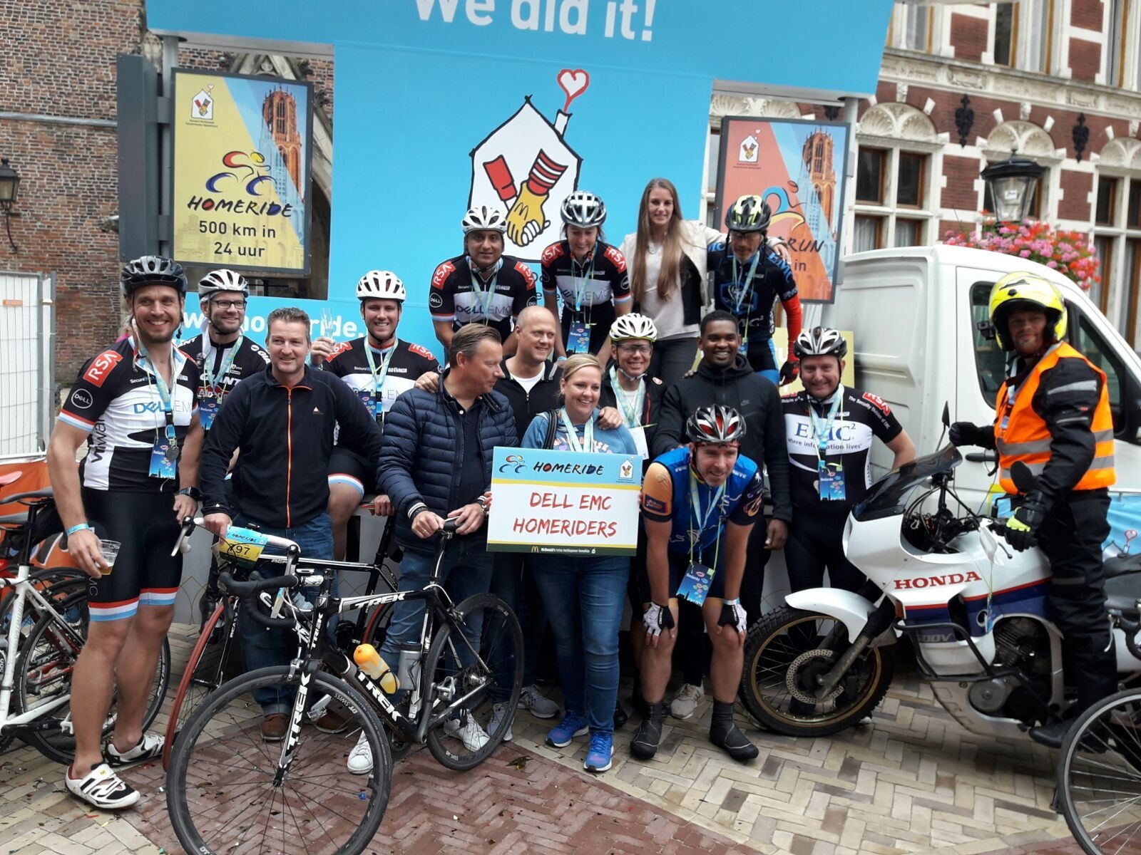 Afbeeldingslocatie: https://tweakers.net/ext/f/743fHAO44rUzZCFr1YIkLFzx/full.jpg