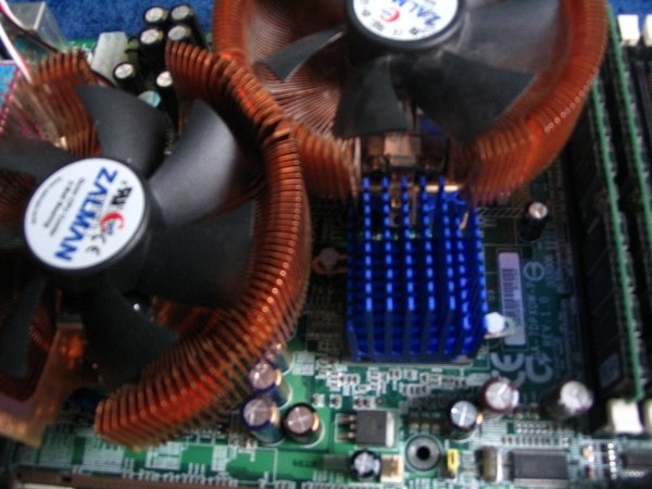Afbeeldingslocatie: http://tweakers.net/ext/f/801f5752f70650ccf07a323f6870a003/full.jpg