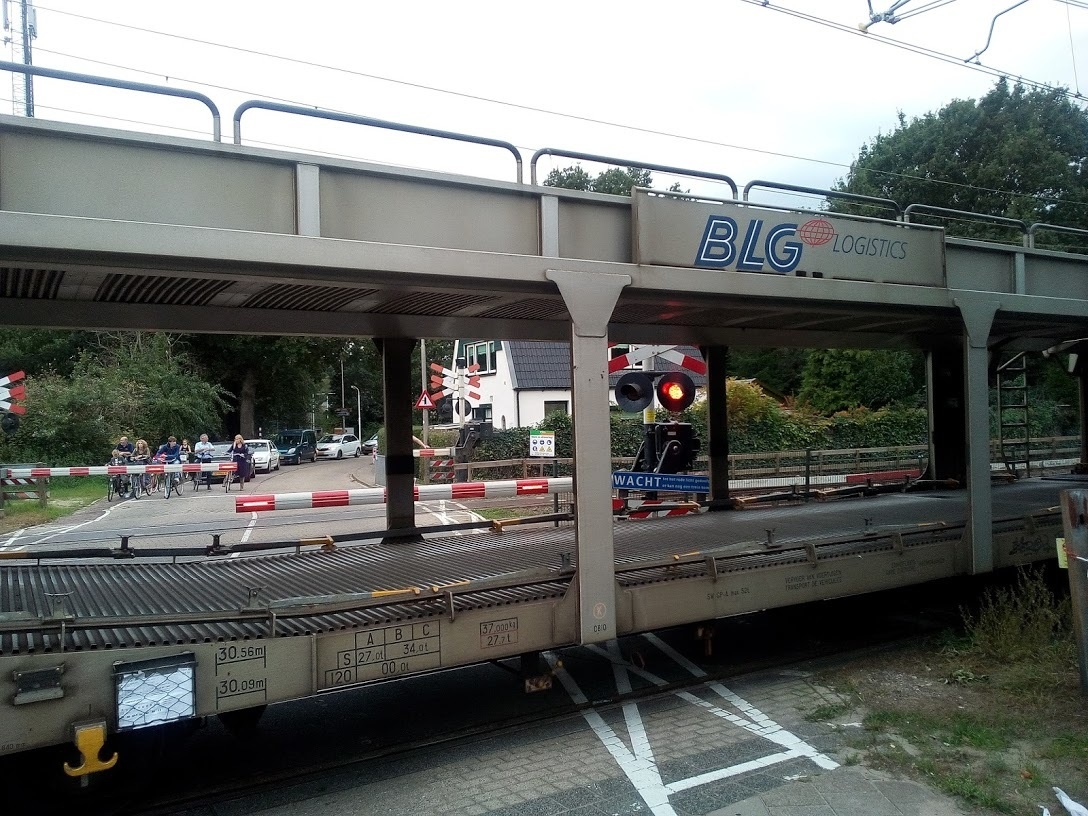 Afbeeldingslocatie: https://tweakers.net/ext/f/87xJQwztBgTNvPQxc0KrNu5k/full.jpg