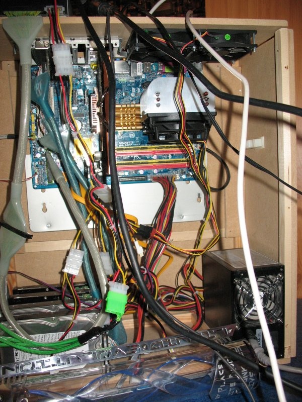 Afbeeldingslocatie: http://tweakers.net/ext/f/8950da3d09c10746165defd38c058668/full.jpg