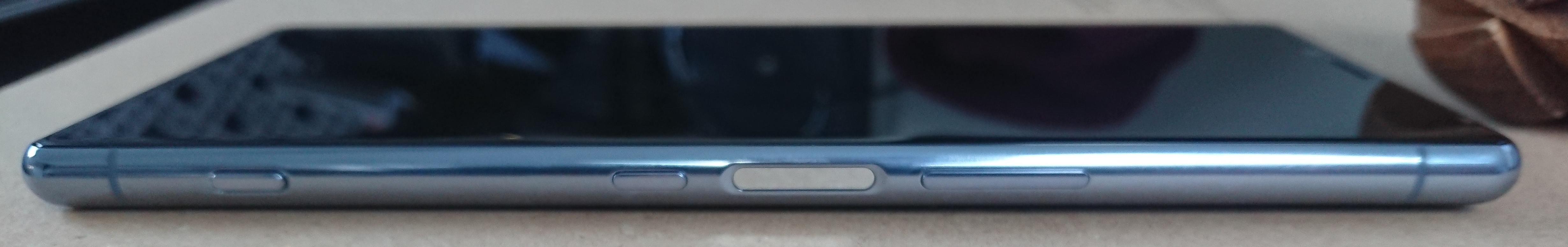 Xperia 1 Side 2