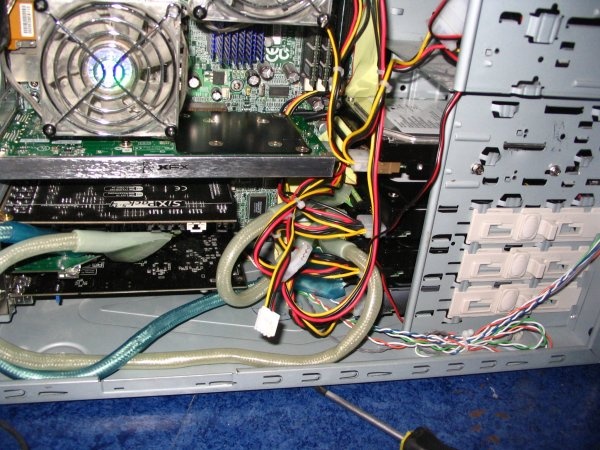 Afbeeldingslocatie: http://tweakers.net/ext/f/9f2b6671d14fe0c46b0f741e98071b0d/full.jpg