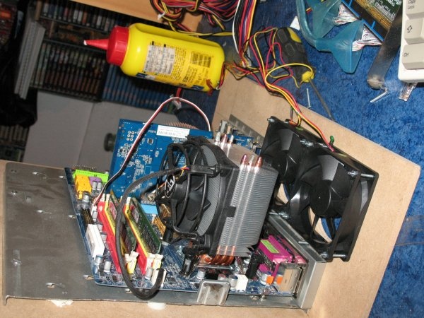 Afbeeldingslocatie: http://tweakers.net/ext/f/9f96fde093d9e799b1ff11cb2f7f64ab/full.jpg