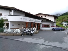 aangekomen bij hotel aangekomen bij hotel