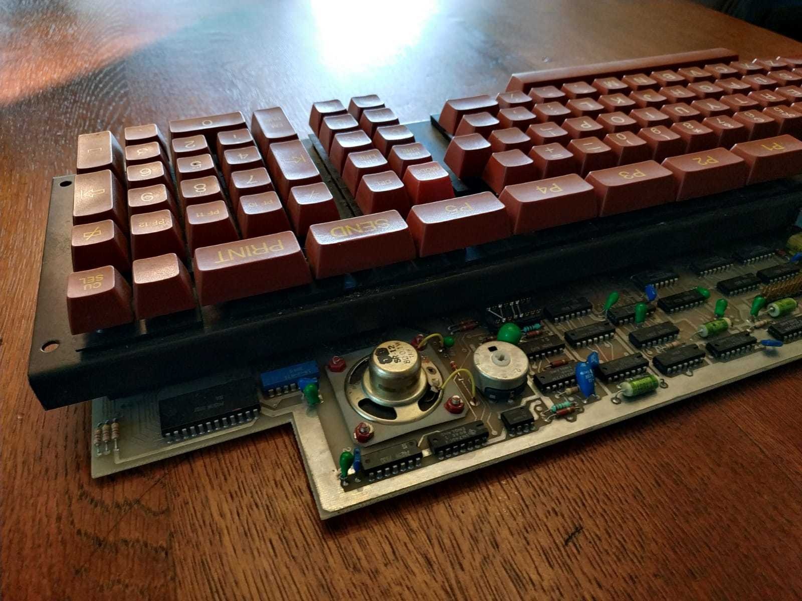 Afbeeldingslocatie: https://tweakers.net/ext/f/9p4ur77lOQrzwwj6xbd3fziT/full.jpg