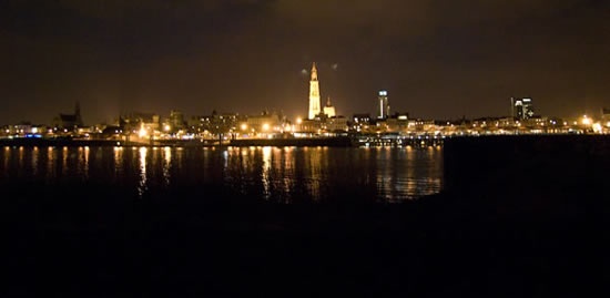 Afbeeldingslocatie: http://tweakers.net/ext/f/AjcZsnaBOhkaRmG9aQ34R0LK/full.jpg