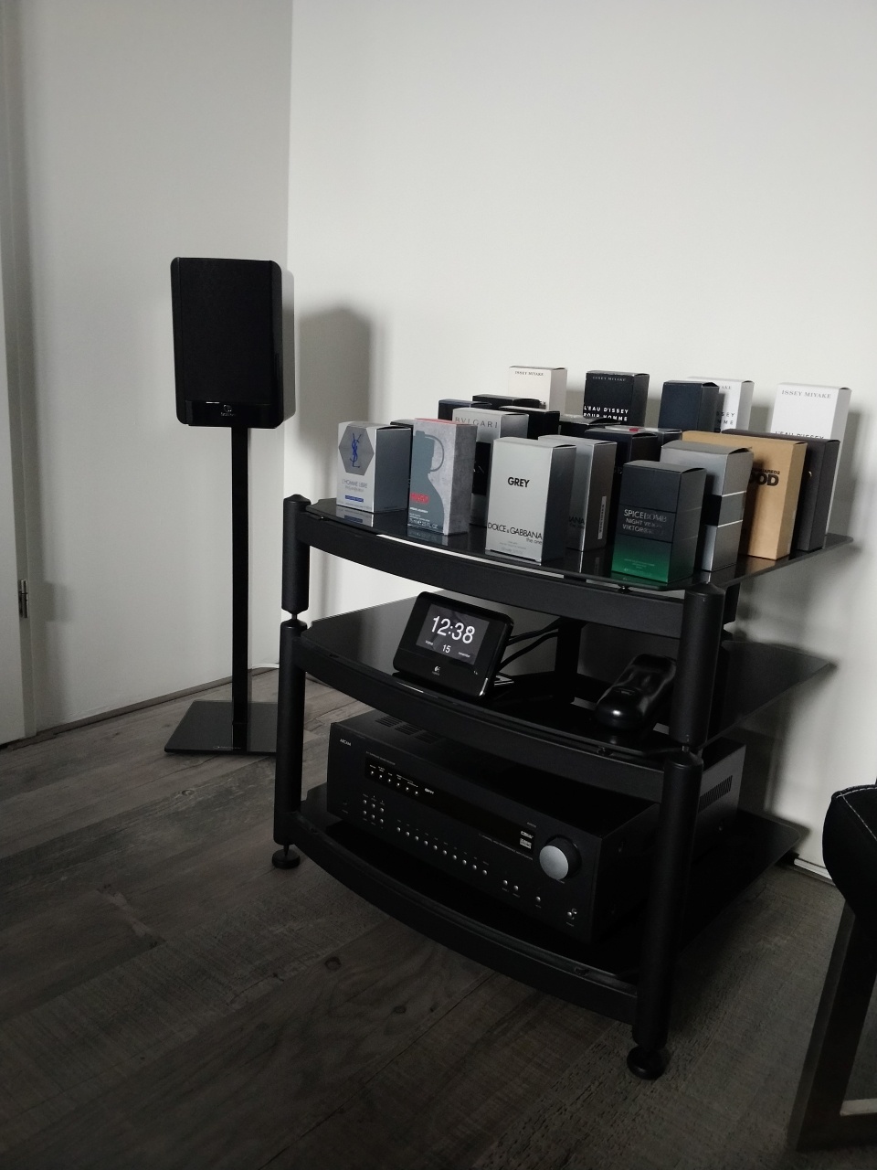 Afbeeldingslocatie: https://tweakers.net/ext/f/B6YzdHpKMrnfC5QjsMkO6Xrh/full.jpg