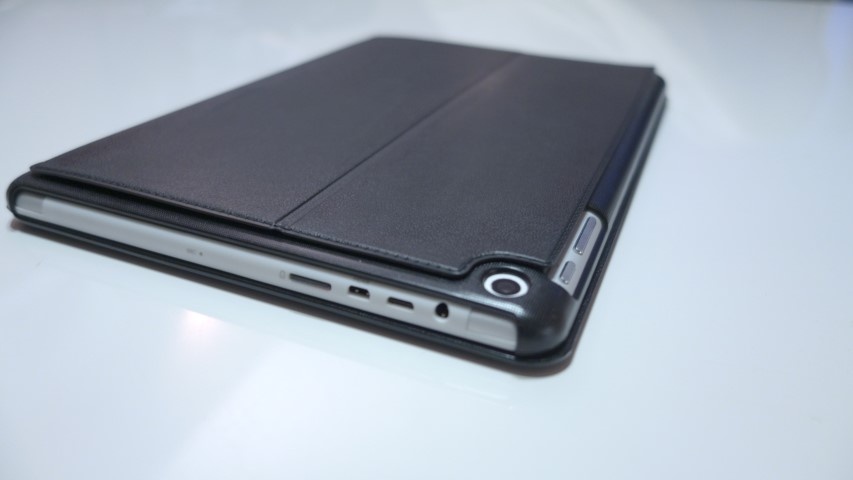 Onda V975w in keyboard case dicht Onda V975w in keyboard case dicht