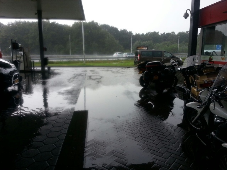 Afbeeldingslocatie: http://tweakers.net/ext/f/C9oAOn8sasAYJWLBr4Du7iYy/full.jpg