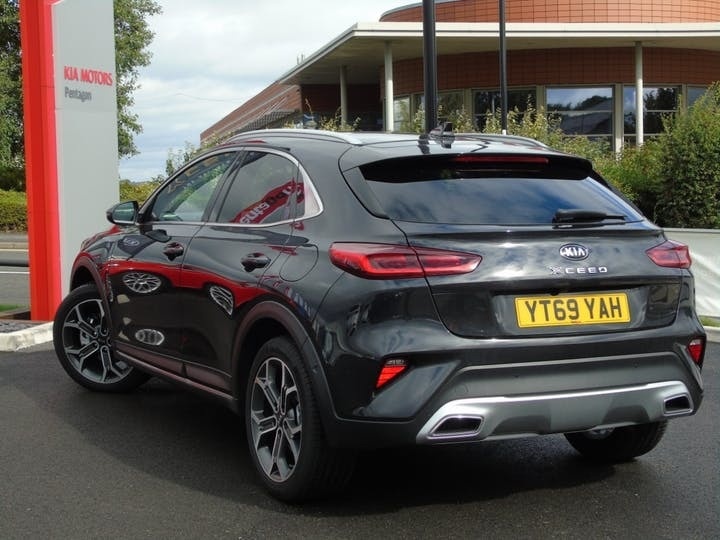 Afbeeldingslocatie: https://tweakers.net/ext/f/CJN26pul1mljpeOalyb1W9z2/full.jpg