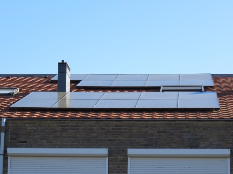 Zonnepanelen hoofddak