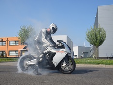 Afbeeldingslocatie: https://tweakers.net/ext/f/D173UYKK0reGzDBGj9P1Td3m/medium.jpg