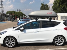 Fiesta met dakkoffer