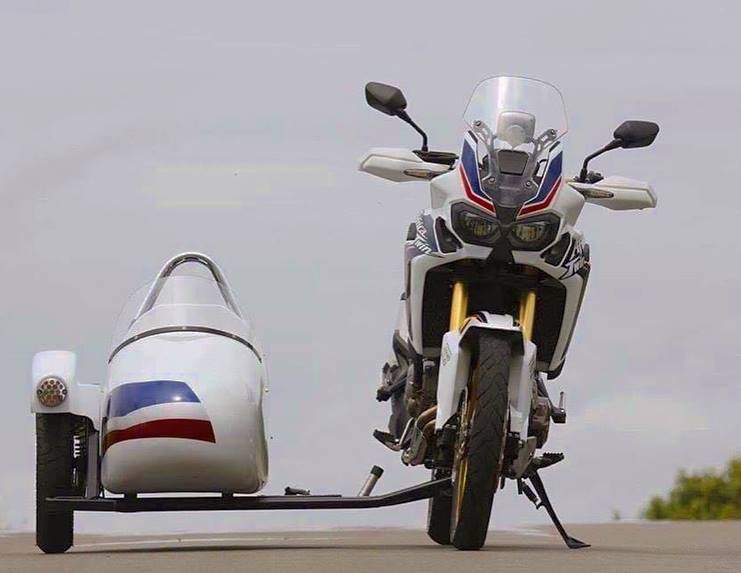 Honda CRF1000L met zijspan